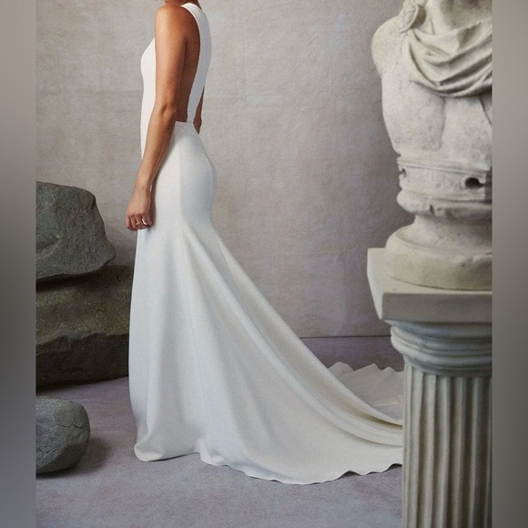 Brand New Unaltered | Sarah Seven Cassiopeia | Chapel Length Wedding Gown Size 8 - Picture 6 of 16